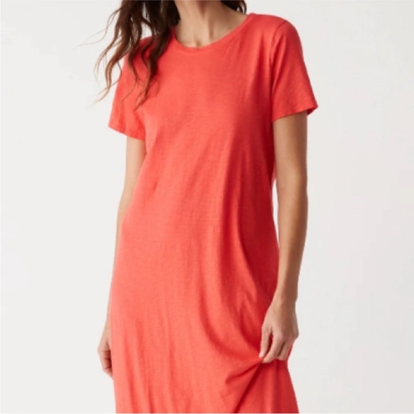 Jessica Simpson Dresses & Skirts - Jessica Simpson NWT Coral Short Sleeve Dress Size Small Great Material